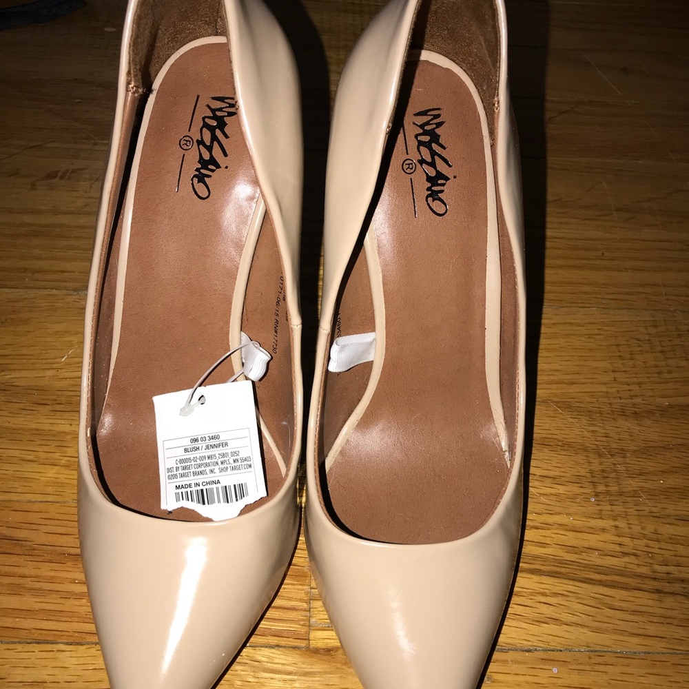 Brand new Nude heels